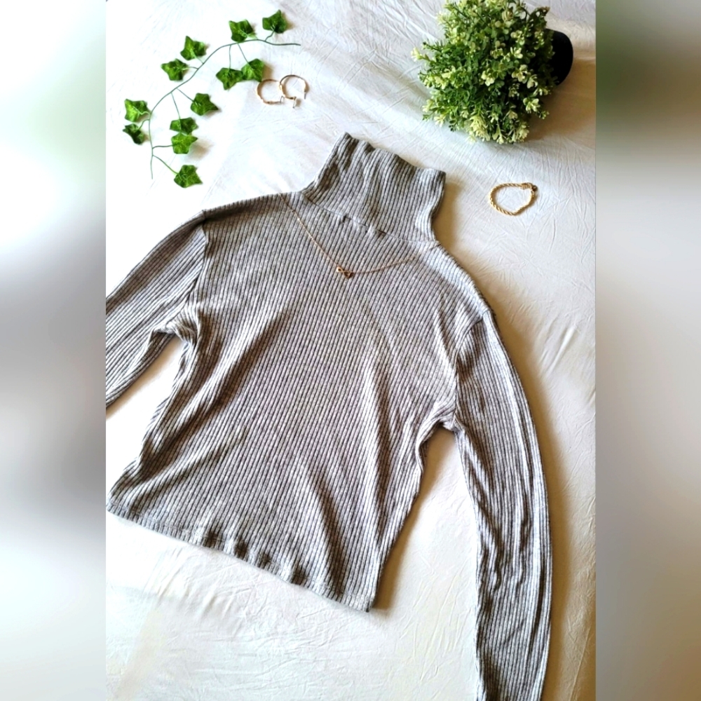  Women's Grey long-sleeve turtle neck ambiance shirt XL
